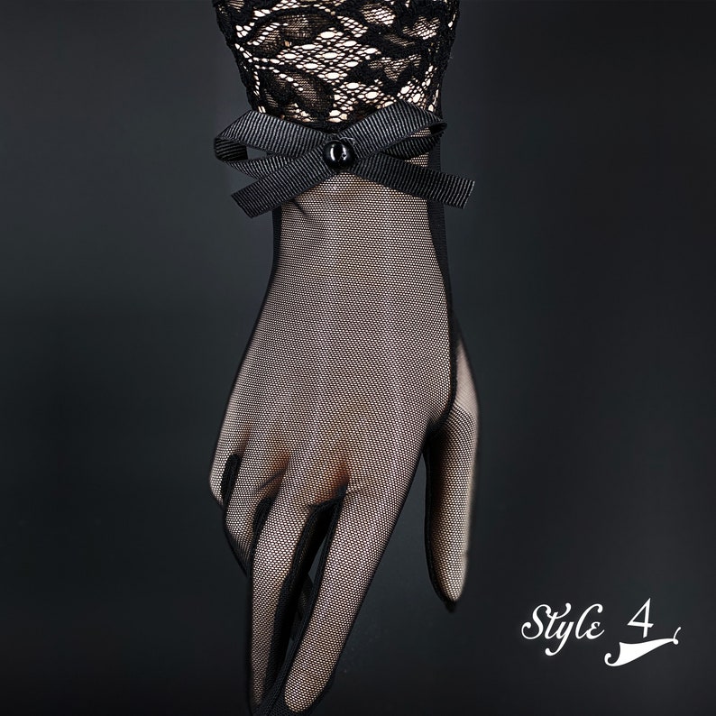 Stylish Black Lace Gloves Evening Gloves Bridal Accessories An old-fashioned accessory makes an elegant comeback