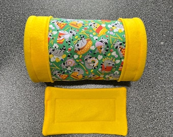 Raccoons Guinea Pig Tunnel / Guinea Pig Bedding / Guinea Pig French Fries Hideout / Guinea Pig Pee Pads / Guinea Pig Fleece Forest