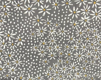 Daisies Anti Pill Plush Fleece / Joann Fabric  / 1 yard  / 58” wide / 100% Polyester / Midweight