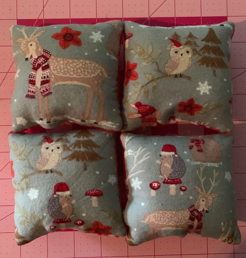 Set of 4 Christmas Snowflake Small Animal Pillows for Guinea PigHedgehogHamsterRatChinchillaferrets and other small animals