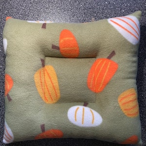 Fall pumpkins fleece Guinea pig Lap pillow / Guinea pig ending / Guinea pig bed / pumpkin pillow / ferret bedding / hedgehog bedding