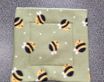 Bumble Bee Guinea Pig Pee Pads / Guinea Pig drip pads / Guinea Pig Bedding / Insects Pee Pad / Bee Liner
