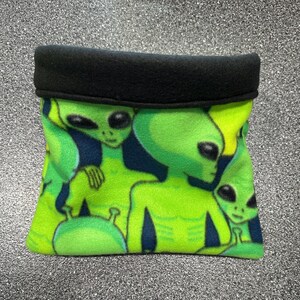 STAY OPEN Alien Guinea pig cuddle sack / Guinea pig bonding bag / Guinea pig alien snuggle sack /  Guinea pig hideout / Guinea pig bed