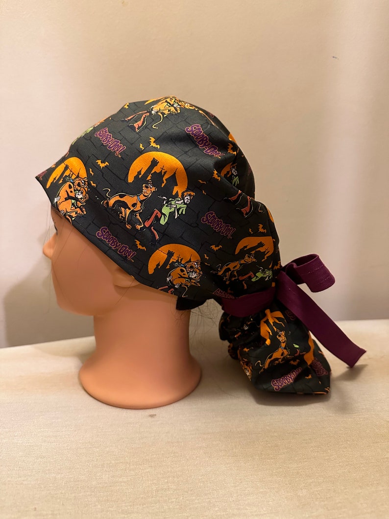 Tv Show Dog Surgical Scrub Cap / Health Scrub Cap / Ponytail Scrub Cap / Surgical Cap for Hair / Nurse Scrub Cap / Scrub Cap Reversible / bild 2