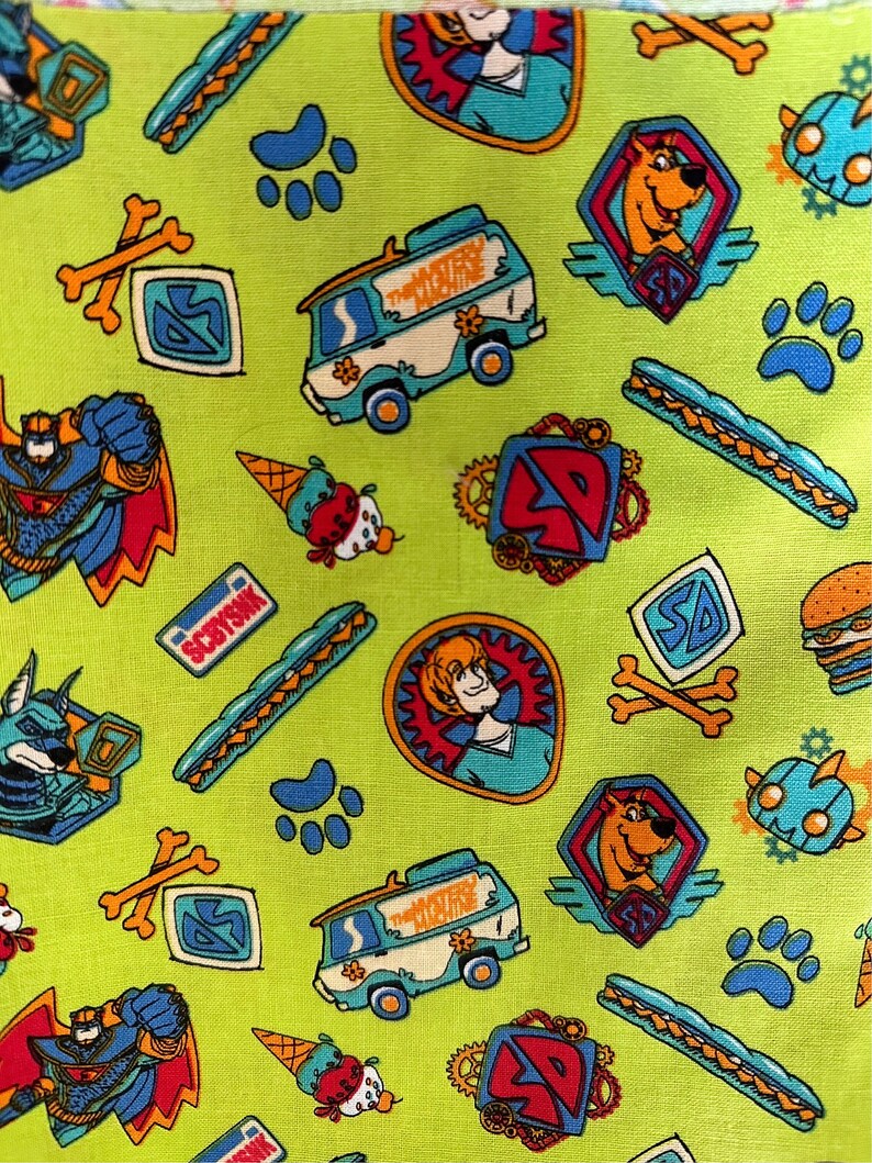 Tv Show Dog Surgical Scrub Cap / Health Scrub Cap / Ponytail Scrub Cap / Surgical Cap for Hair / Nurse Scrub Cap / Scrub Cap Reversible / Scooby Snacks 2