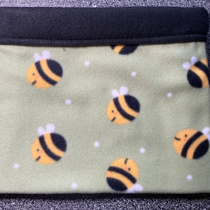 Baby Bumblebees fleece Cuddle Sack for Guinea Pig/Hedgehog/Hamster/Rats/Mice/Ferrets and other small animals