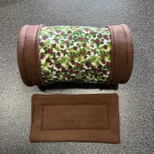Mistletoe Guinea Pig Tunnel / Pinecones Guinea Pig Hideout / Guinea Pig Bedding / Guinea Pig Fleece Forest / Guinea Pig Pee Pads / Christmas