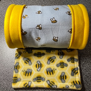 Buzzing Bees Guinea Pig Tunnel / Guinea Pig BumbleBee Bedding / Guinea Pig Hideout / Guinea Pig Pee Pads / Guinea Pig Fleece Forest