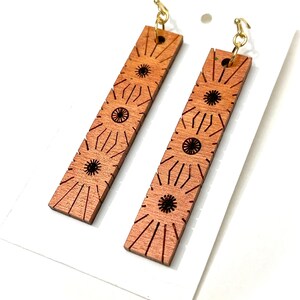 Orecchini in legno inciso al laser color rame - goccia da 3&quot;.