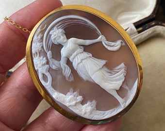Broche/alfiler de cameo de concha tallada de la diosa del amanecer de oro de 9 quilates victoriano/eduardiano antiguo inusual