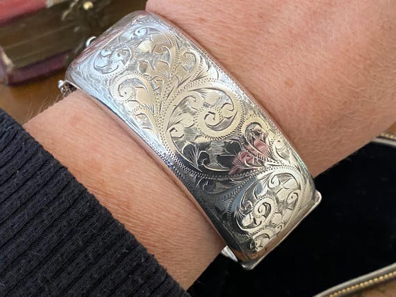 希少！【20年前に英国で入手】スターリングシルバー925のバングル★刻印あり 素晴らしいヴィンテージの英国刻印入りスターリングシルバー