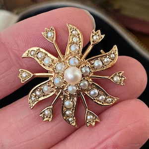 Fabulous vintage Victorian revival 375 9ct gold ,seedpearl starburst brooch /pin