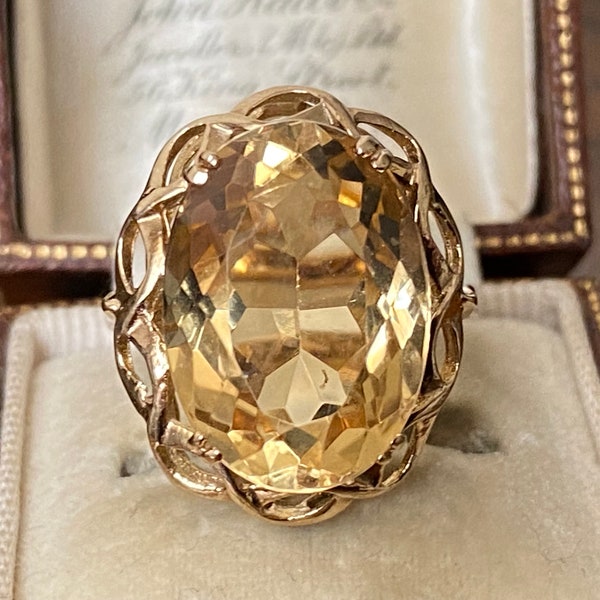 Stunning vintage English hallmarked 375 9ct gold oval citrine gemstone cocktail/statement ring