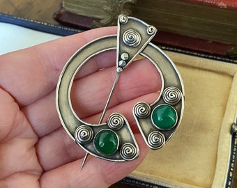 Unusual antique /vintage Scottish Sterling silver & cabochon celtic design penannular plaid brooch /pin