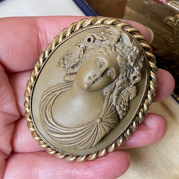 Antique Victorian ‘grand tour’ Goddess “Bacchante”, high relief carved lava cameo brooch /pin necklace pendant