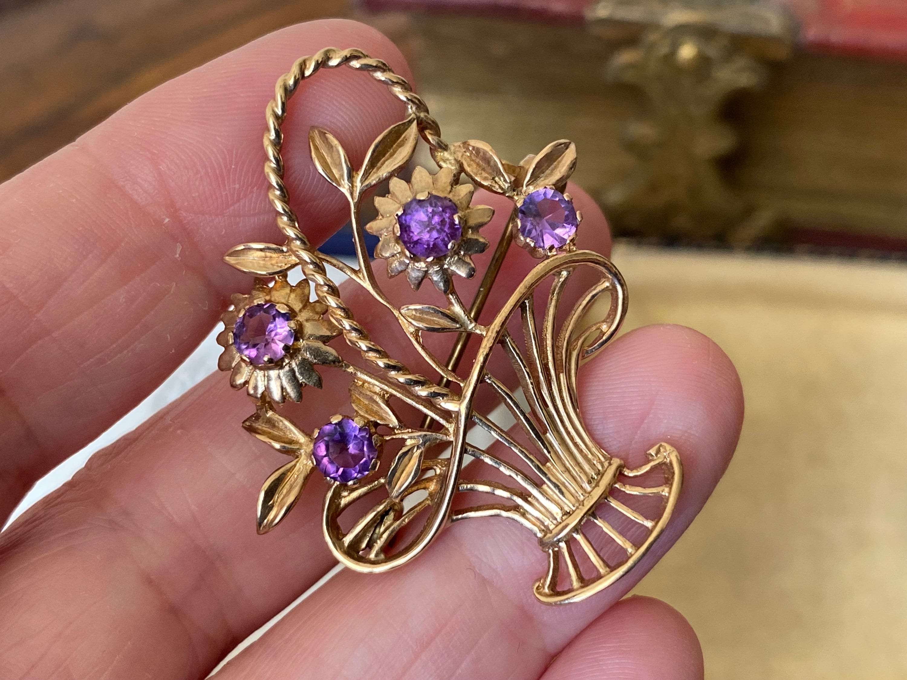9ct gold brooch sale