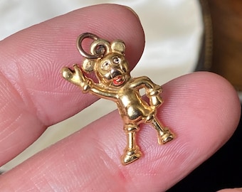 Inusual dije vintage de Mickey Mouse hueco, con sello distintivo, de oro de 9 quilates 375 y esmalte.