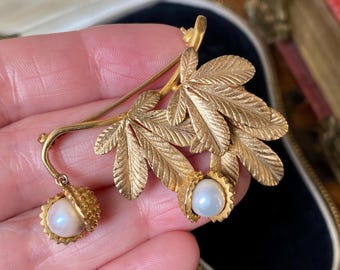 Prachtige vintage Engels gemarkeerde zware massief 375 9kt goud en parel gearticuleerde paardenkastanje broche/pin