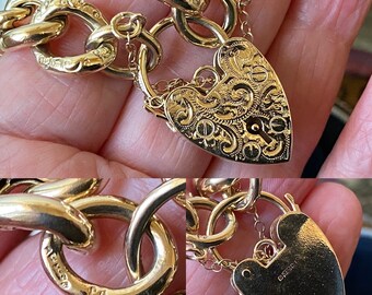 Stunning Vintage 375 9ct Gold Chunky Looking Engraved Day