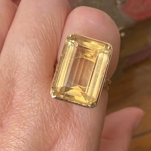 Stunning vintage 750 18ct gold & large citrine gemstone cocktail/statement ring