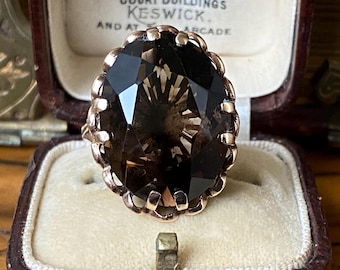 Stunning large vintage hallmarked 375 9ct gold Smokey quartz statement ring