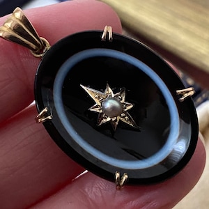 Stunning unusual Antique Victorian 15ct gold mounted dished banded agate & seed pearl starburst necklace pendant