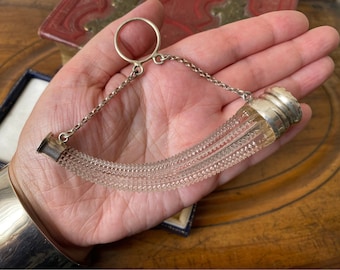 Hermoso colgante grande de perfume de cuerno de la abundancia victoriano antiguo/eduardiano de plata con tapa de dedo de cristal