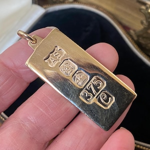 Fabulous unusual vintage Sheffield 1977 English hallmarked large solid heavy 375 9k 9ct gold ingot necklace pendant
