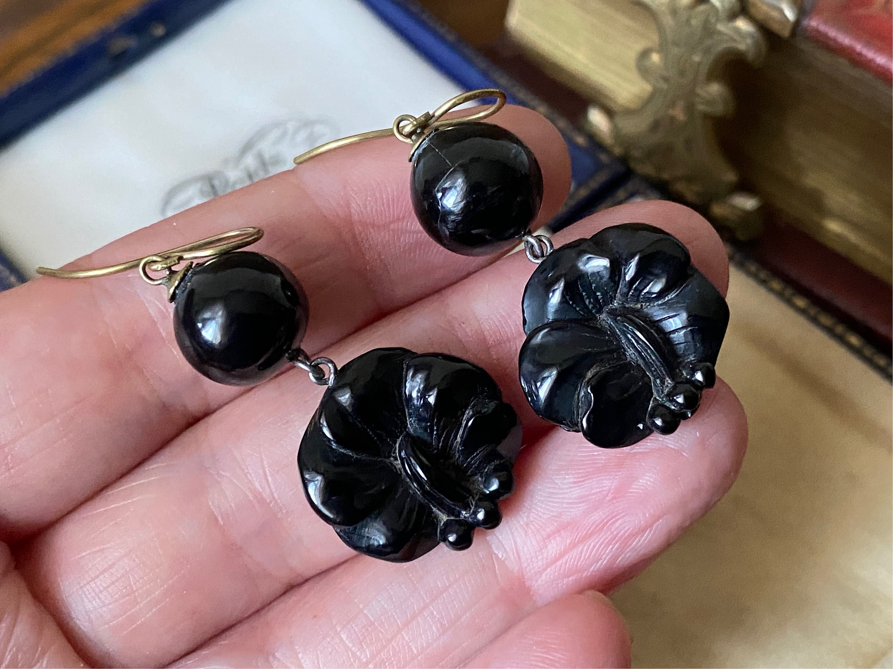 Fabulous Unusual Antique Victorian Carved Whitby Jet Lilies lily