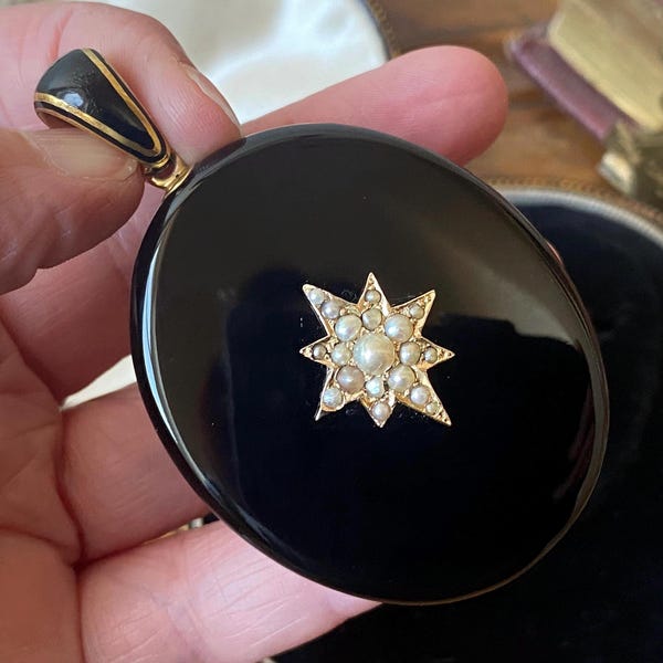 Stunning antique Victorian gothic 625 15ct gold ,onyx pearl starburst locket back necklace pendant