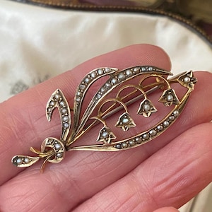 Elegant antique Victorian /Edwardian 375 9ct gold & seedpearl lily of the valley flower sentiment brooch /pin