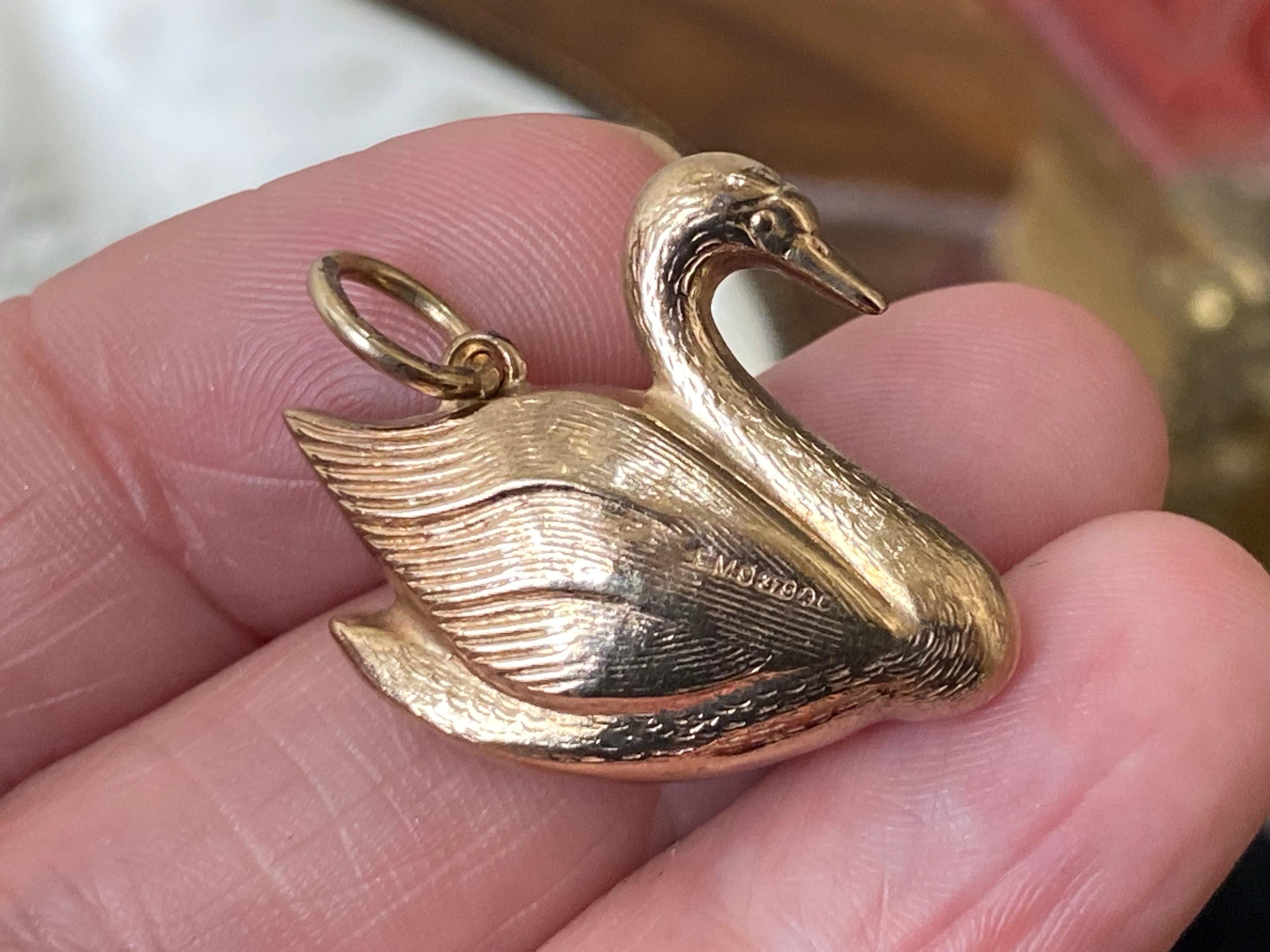 スワロフスキーの象徴的な白鳥のペンダントネックレス。 One Size並行輸入 : Swarovski レディース 象徴的な白鳥のペンダント - 小