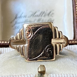 Fantastic vintage art deco in style English hallmarked 1960s 375 9ct gold men’s signet ring