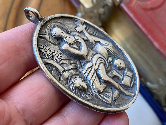 large antique Georgian heavy solid silver religio… - image 3