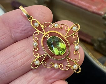 Stunning Antique Victorian /Edwardian period 625 15ct gold ,pearl & central articulated peridot necklace pendant