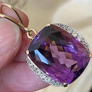 Stunning Vintage large hallmarked 375 9ct gold amethyst & diamond necklace pendant