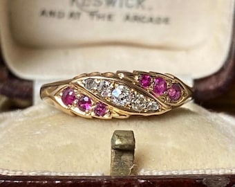Vacker antik edwardiansk ring från 1905 med engelsk stämplad rubin och diamanter i 750 18 karat guld