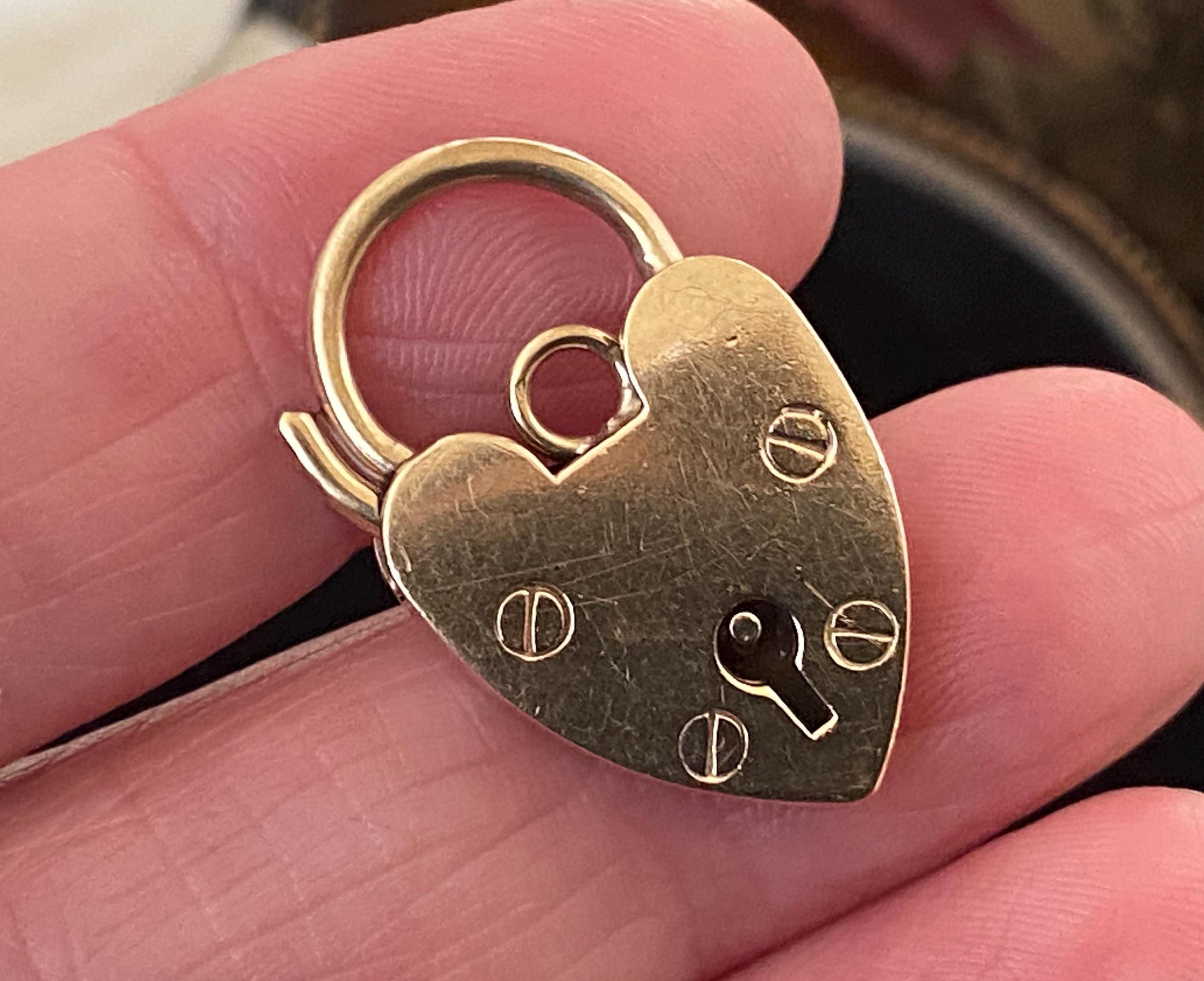 Fantastic Vintage English Hallmarked Large 375 9ct Gold