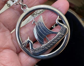Ongewone vintage Schotse sterlingzilveren hanger met grote Vikingschip