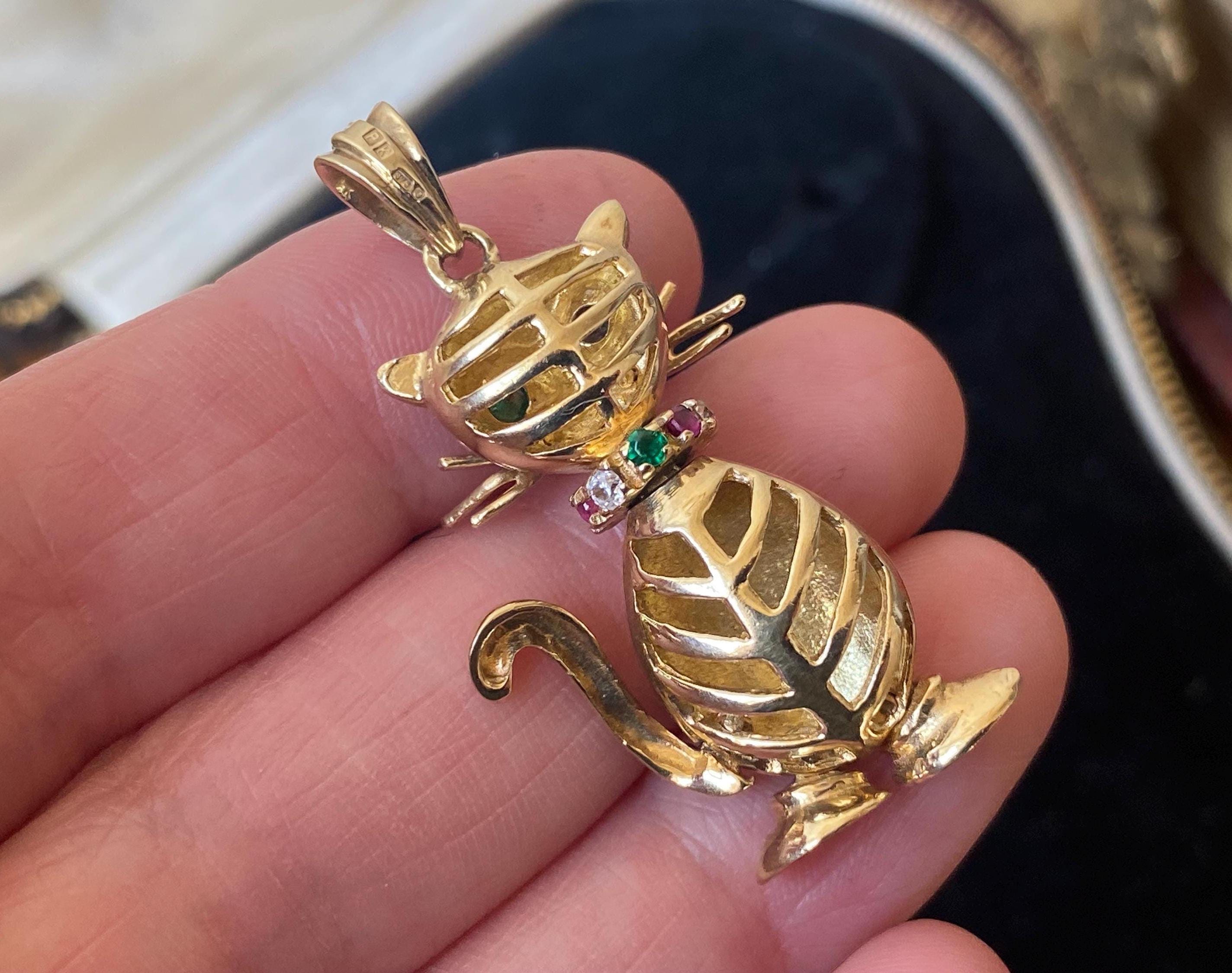 ＊お正月特価＊英国ヴィンテージ　猫さん375(9K)チャーム Fantastic Unusual Vintage English Hallmarked 375 9ct Gold