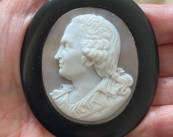 Stunning huge Antique gothic Victorian Whitby jet with carved shell male portrait cameo brooch/pin