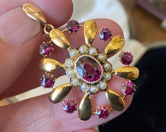 Stunning antique hallmarked 375 9ct gold ruby and pearl necklace pendant