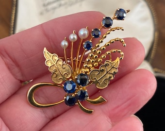 Stunning vintage heavy 375 9ct gold sapphire & pearl floral spray brooch /pin