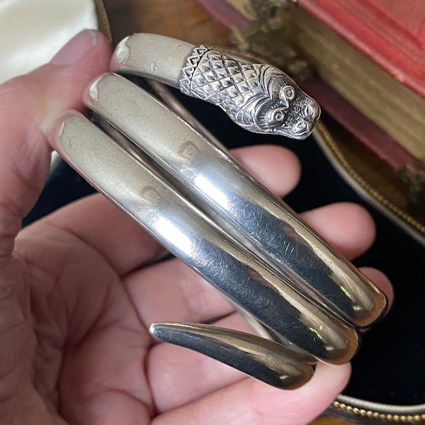 Fabulous unusual antique Victorian / Edwardian Sterling silver snake /serpent bangle /bracelet