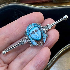 Fantastisk antik jugendbrosch/nål i sterlingsilver i fajans, keramik, farao, egyptisk revival