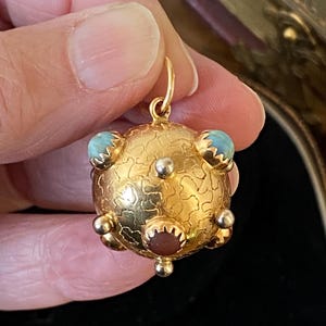 Fabulous vintage 750 18ct gold turquoise/carnelian studded Sputnik orb charm /necklace pendant