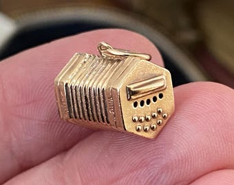 Fabulous vintage English hallmarked hollow 375 9k 9ct gold squeeze box /accordion /concertina small charm