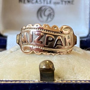 Beautiful antique Victorian 375 9ct pale rose gold mizpah pinky ring