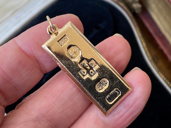 England vintage ingot necklace top English 9kt Gold Ingot Pendant