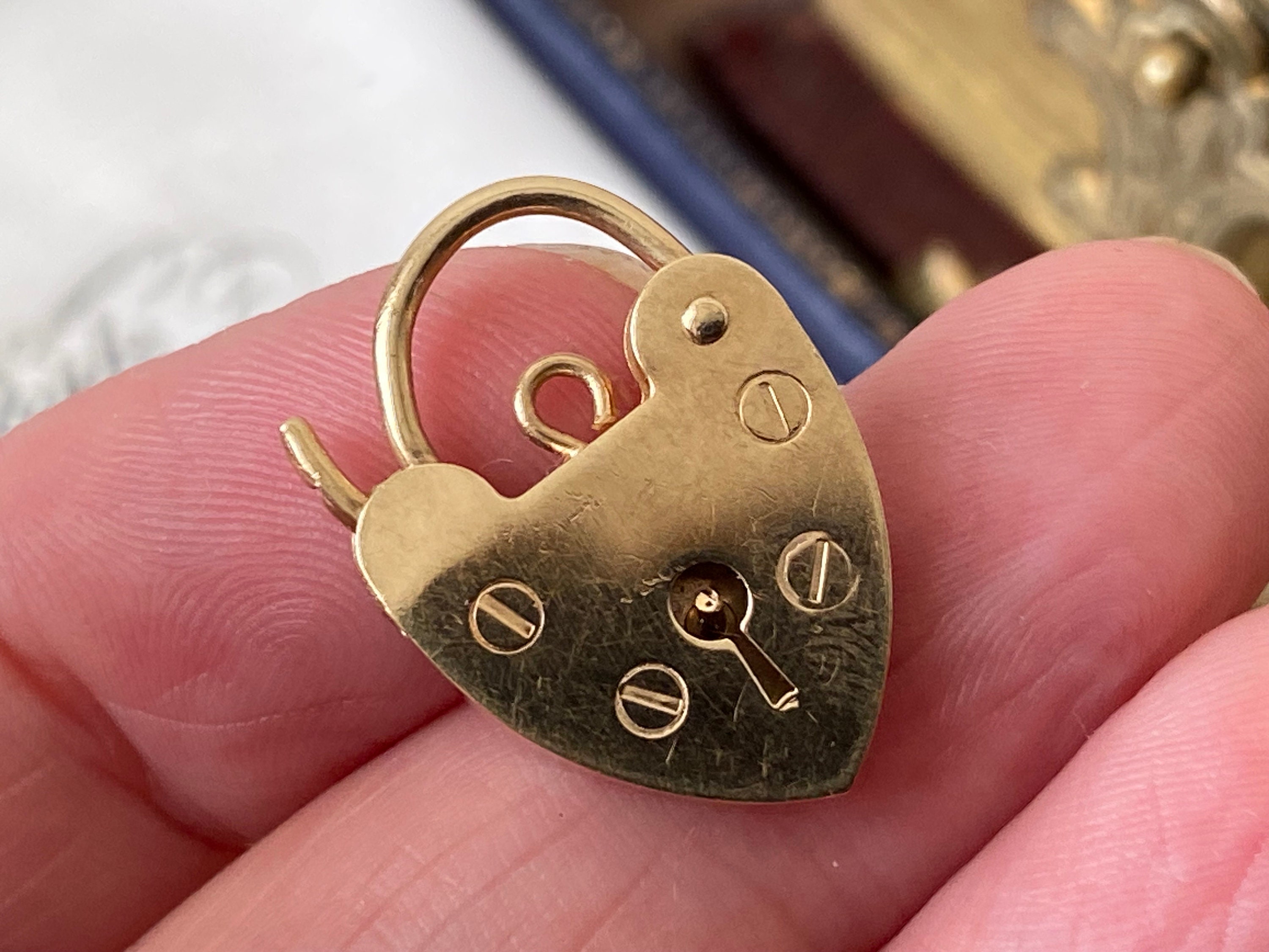 Gold heart padlock best sale clasp
